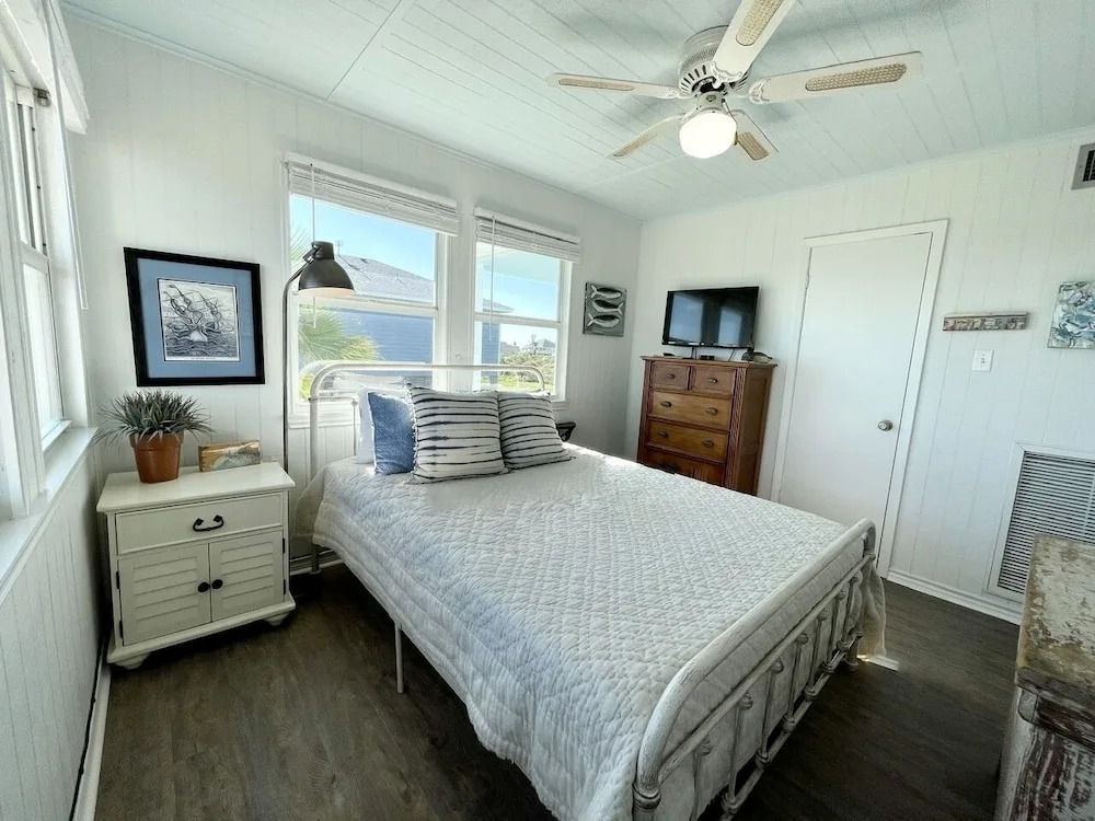 Bolivar Del Mar 3 Bedroom Home by RedAwning