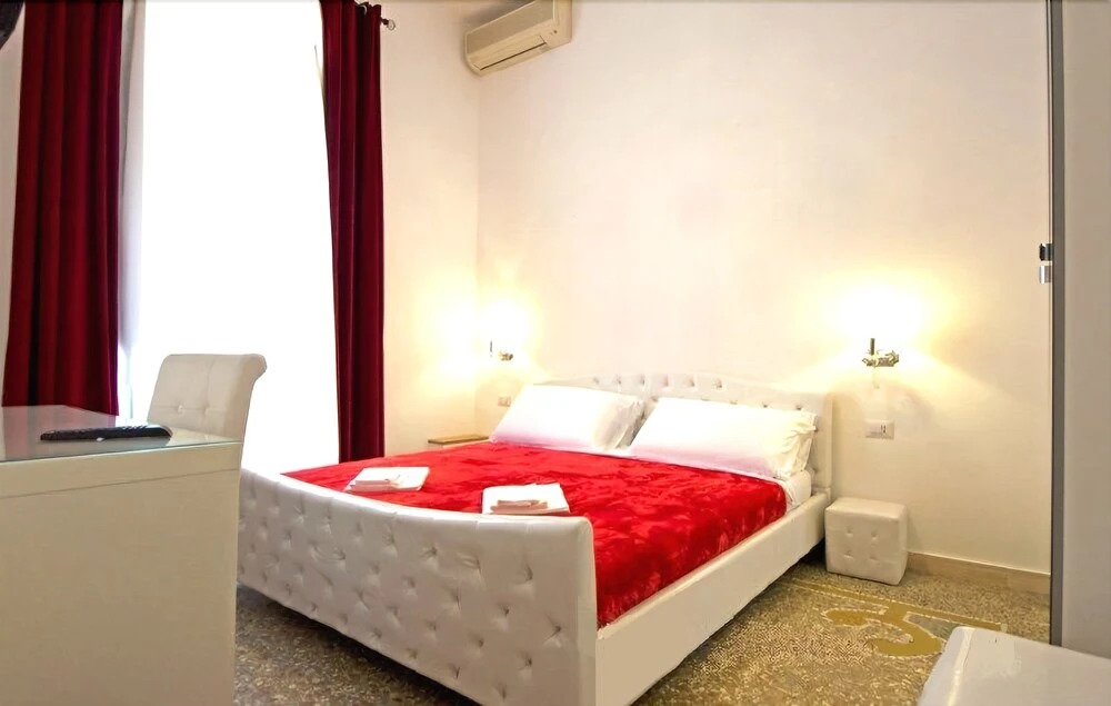 Sopi Vatican Suite Apartment