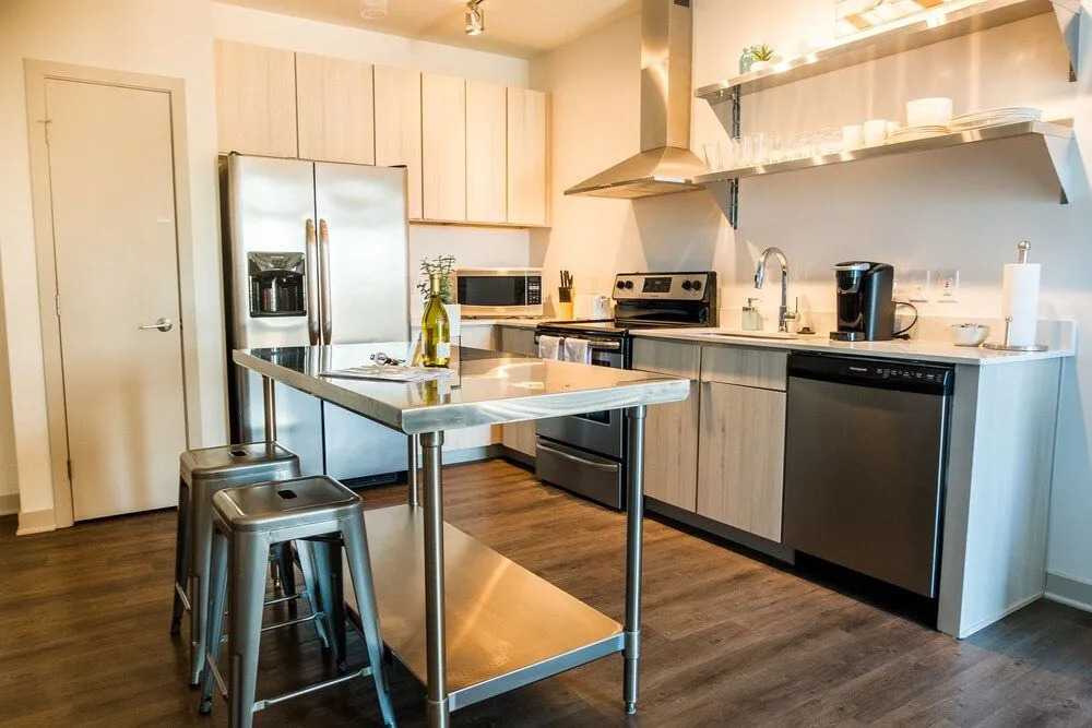 Mass Ave Arts District 1 BR Apt by Frontdesk