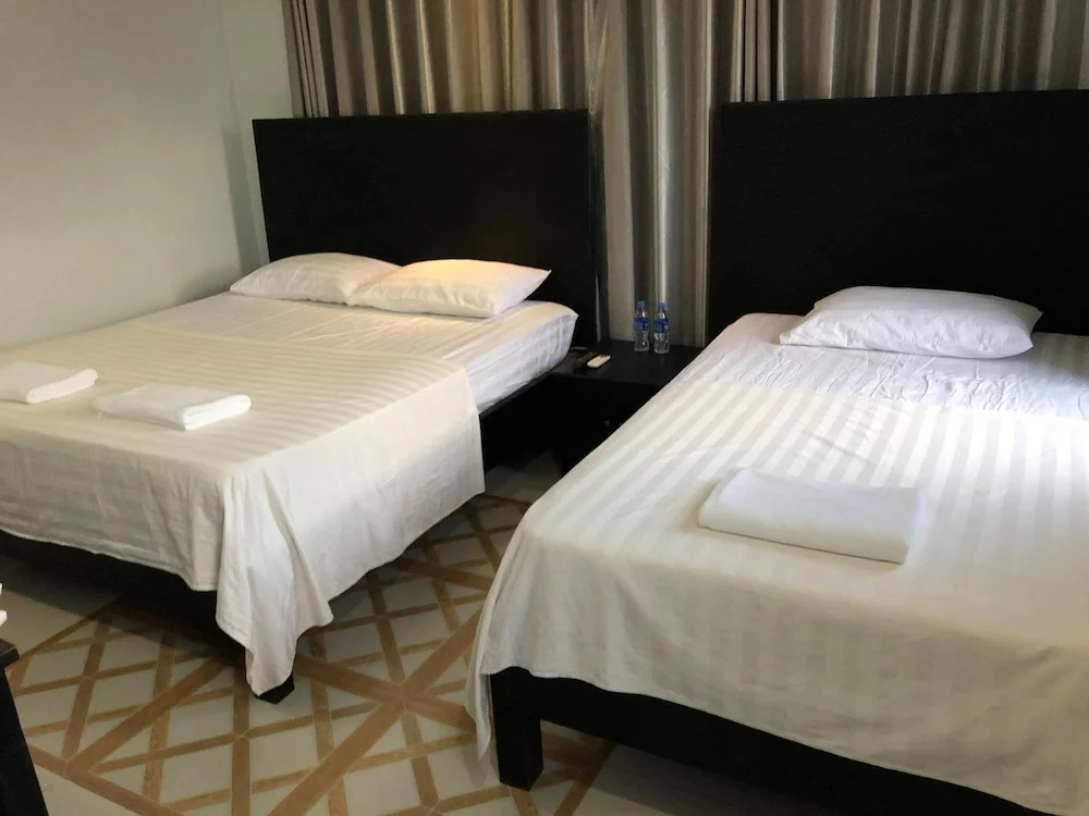 Seven Rooms Villa