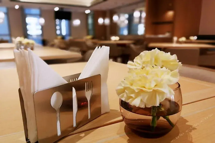 The Hotel V (Shanghai Hongqiao Hub)
