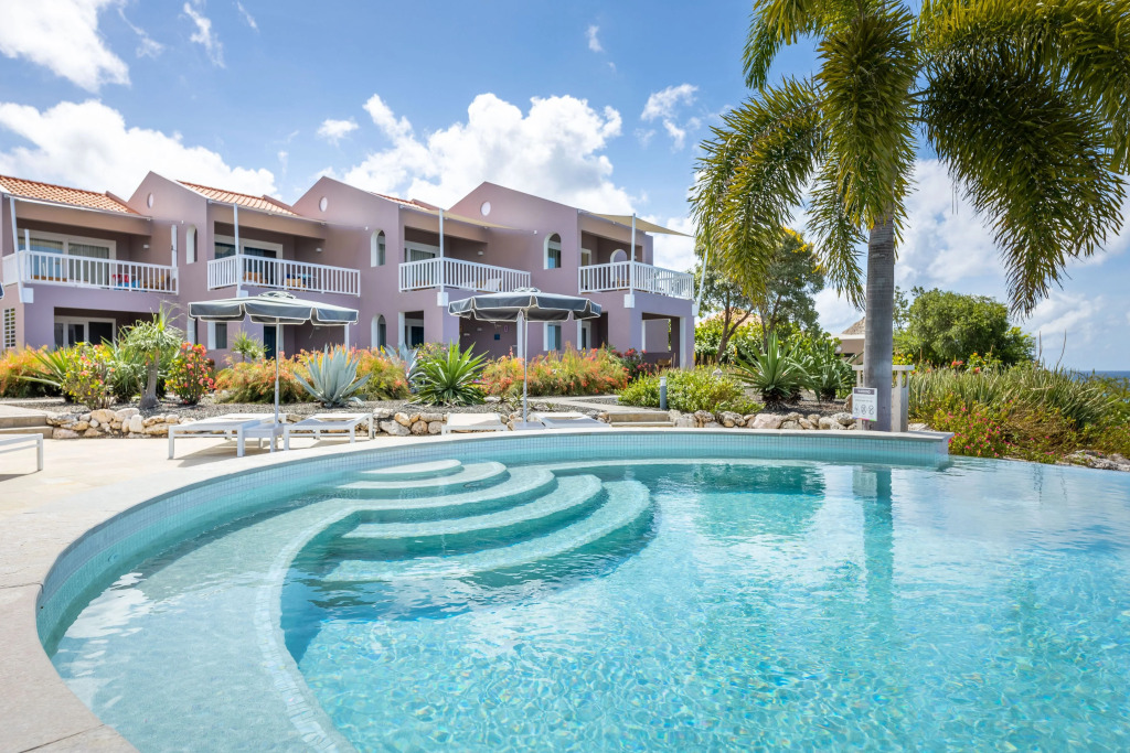 Coral Estate Luxury Resort