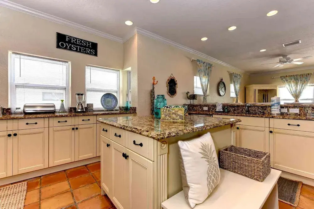 Sunset Point Apartment 4