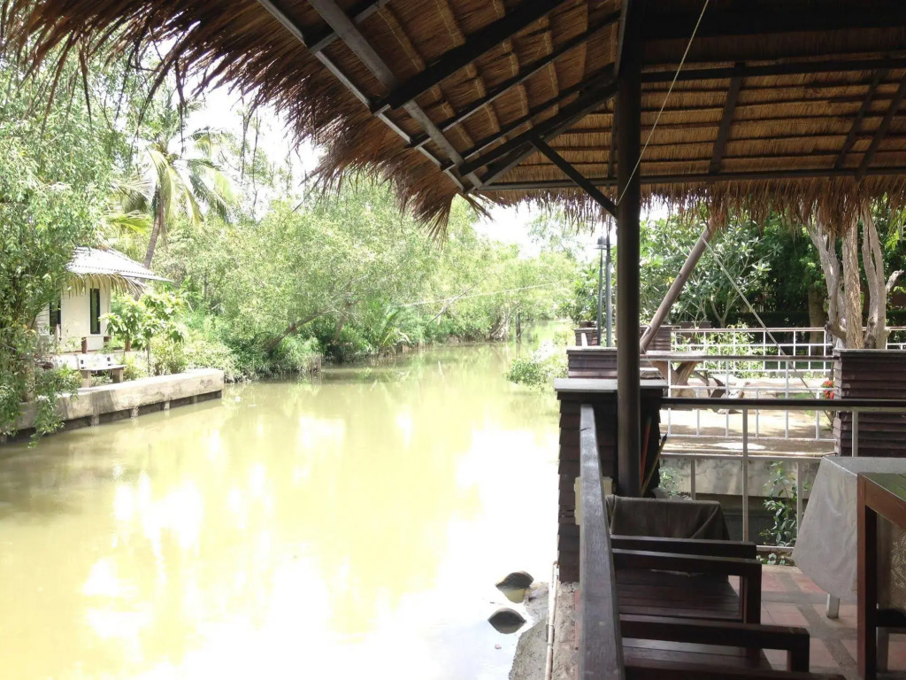 Young Coconut Garden Home Resort
