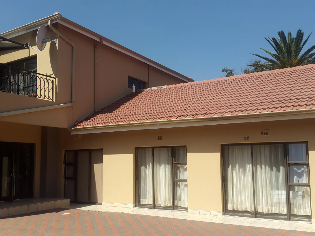 Ikaze Guest House