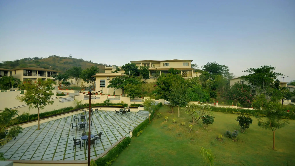 Le Madhulika Maharana Resort & Spa