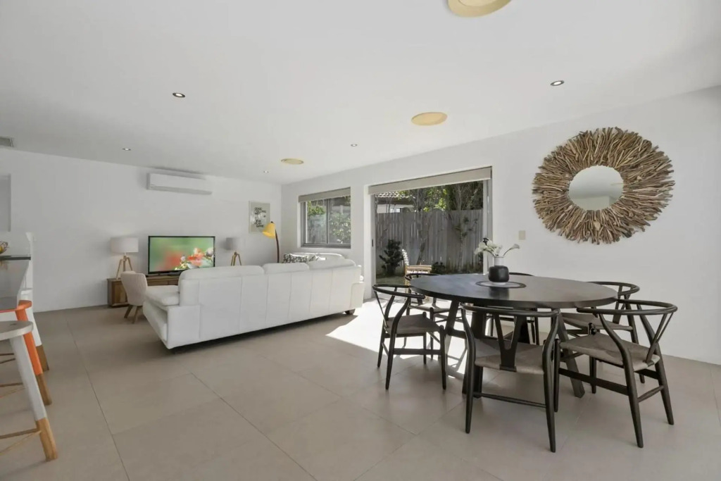 Seaview Tce Picture Perfect in Northern Sunshine Beach
