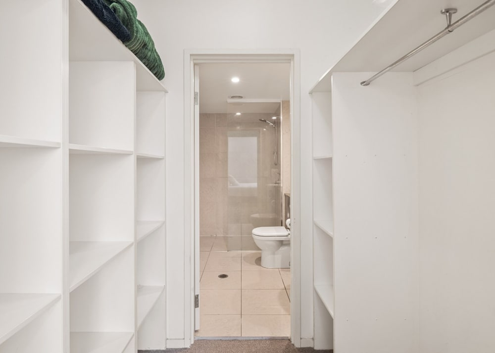 Swell Apartments - by Burleigh Letting