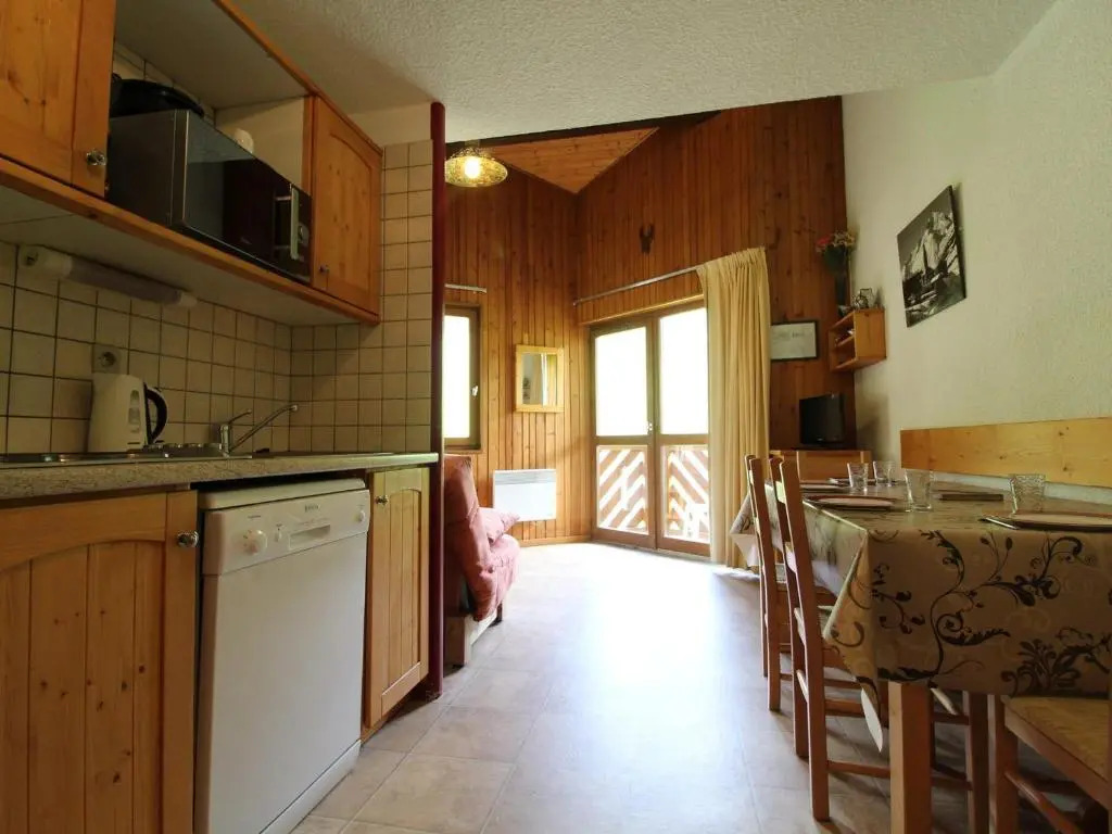 Appartement Lanslevillard, 2 pièces, 6 personnes - FR-1-508-112