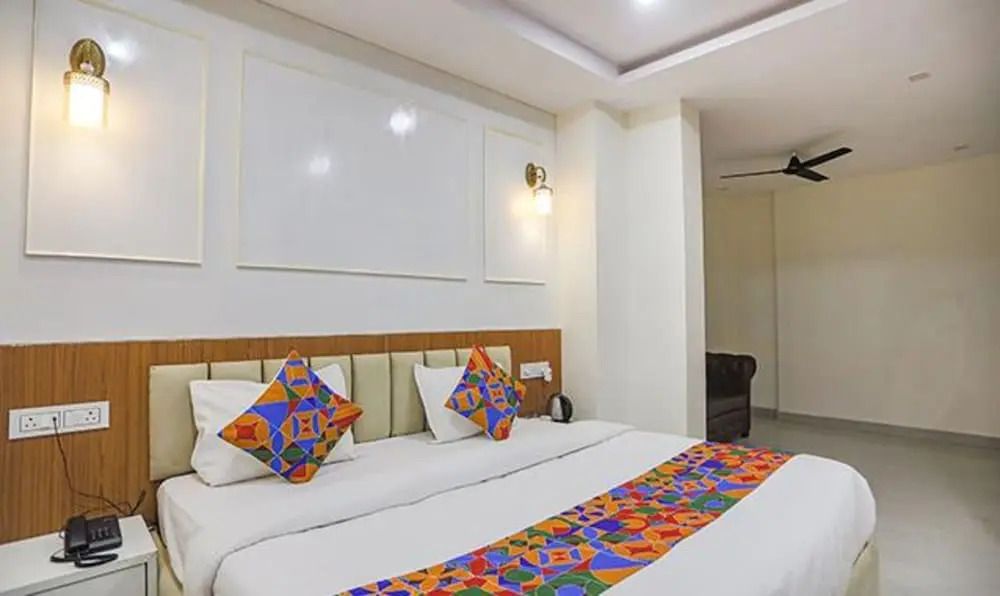 Fabhotel Cosmos