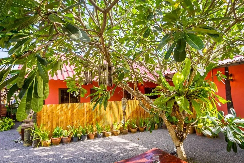 Bubu Lanta Hostel