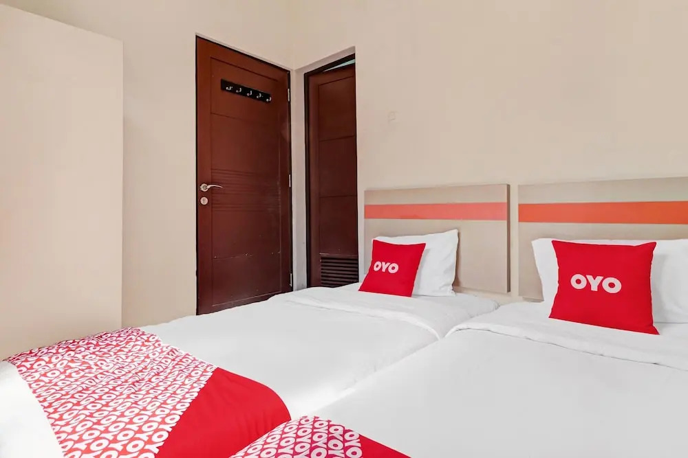 OYO 90452 Pillow Inn
