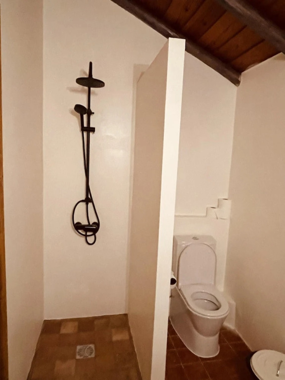 Casa Colinas Roxas by Portucasa