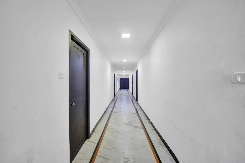 Collection O 81473 Anandham Residency