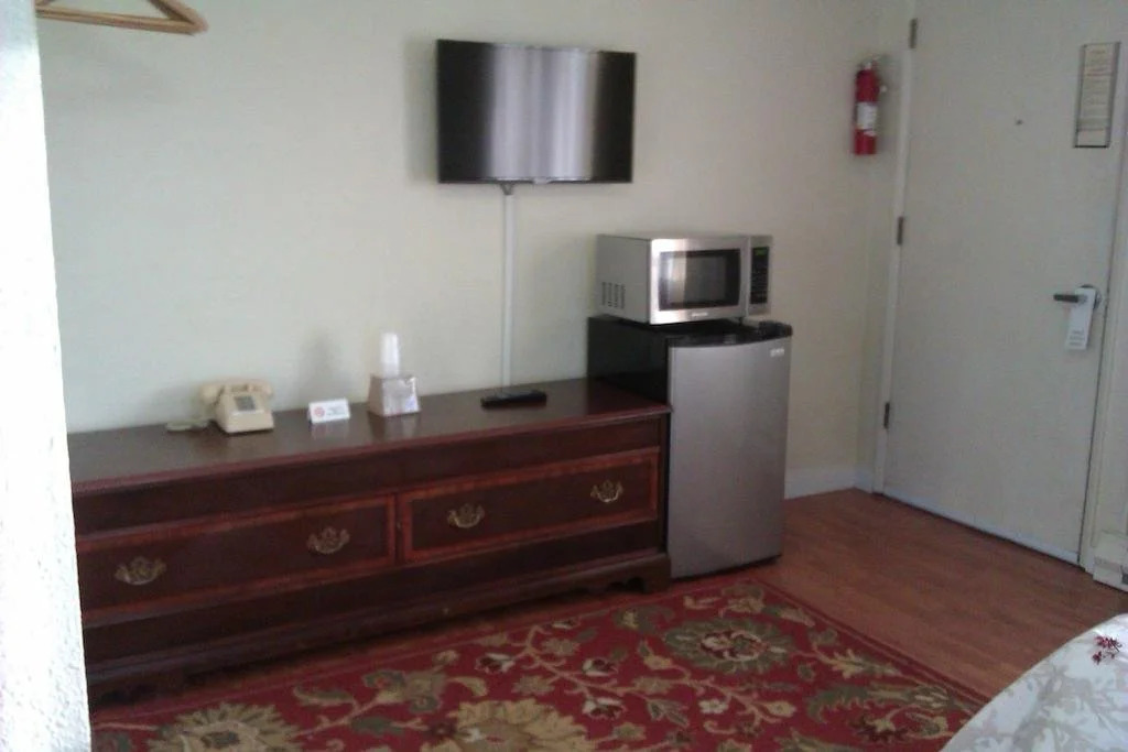 Fir Grove Motel