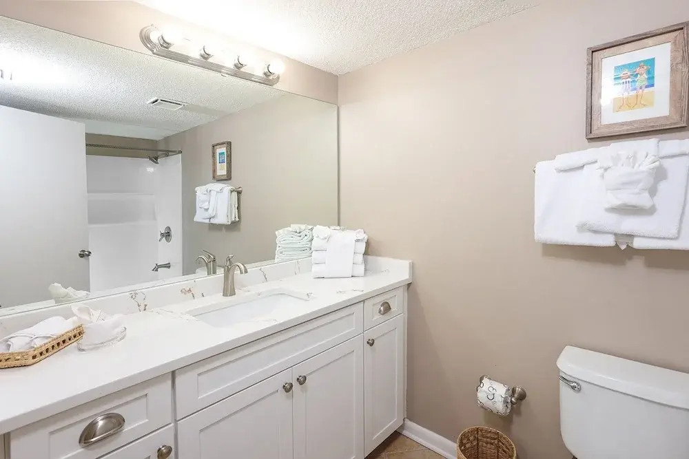 Phoenix East 2 2074 2 Bedroom Condo