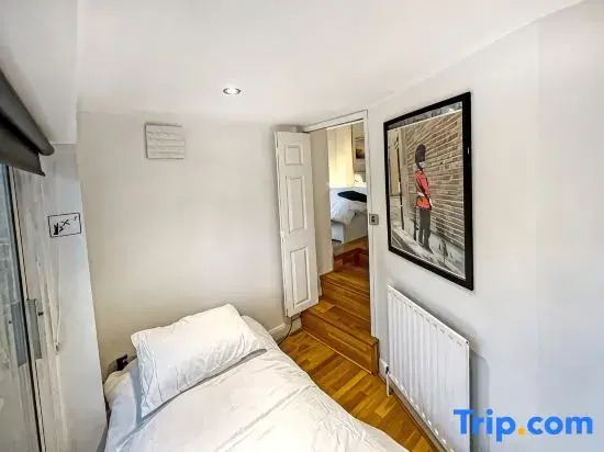 The Chelsea Kensington 159 Apartment