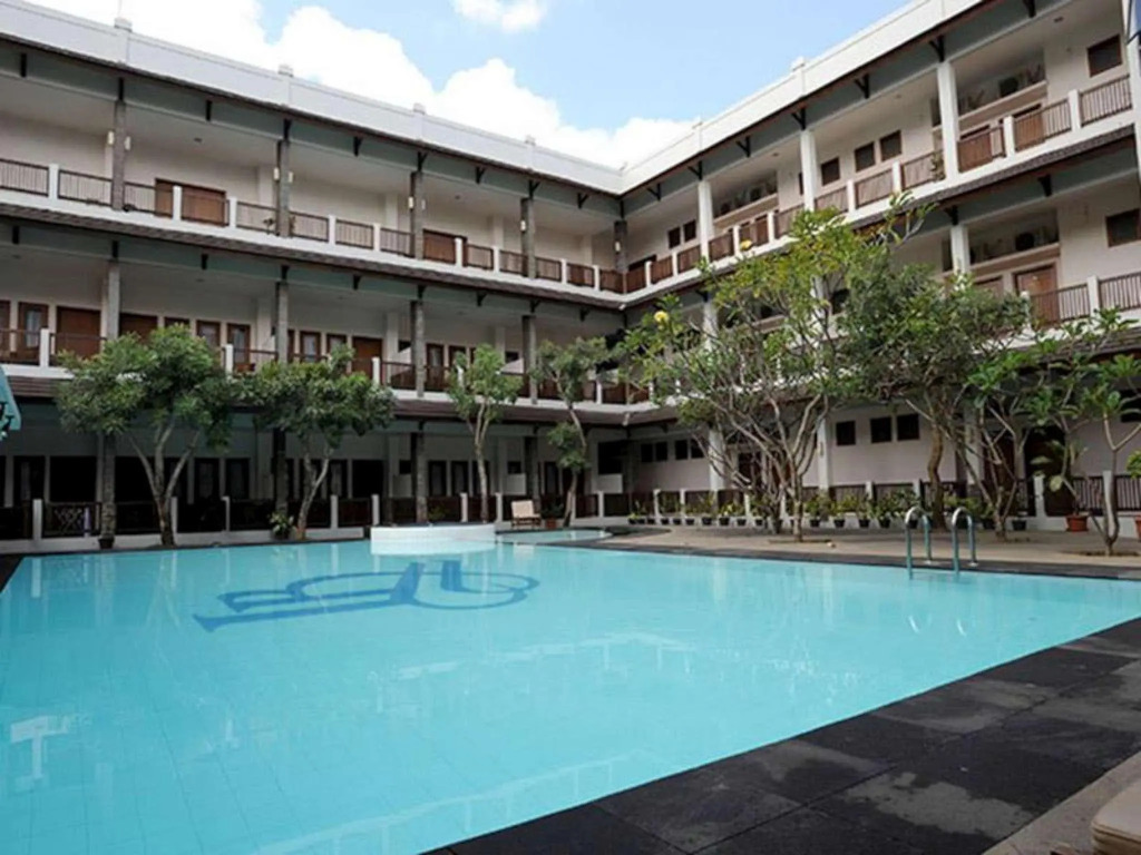 Laut Biru Resort Hotel