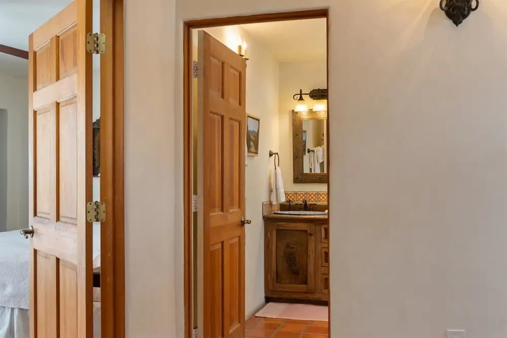 Tecolote - Authentic Home Right Next to The Plaza, Hot Tub, Roof Deck