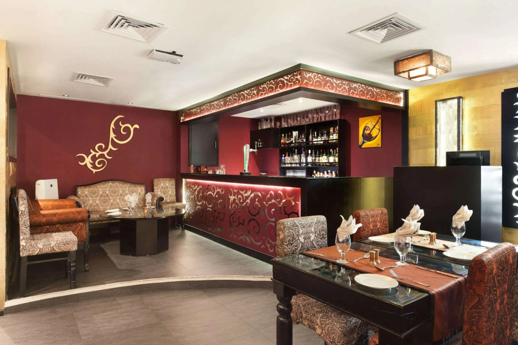 Отель Howard Johnson by Wyndham Bur Dubai