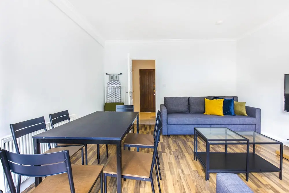 Old Street Apartments by MoreThanStays