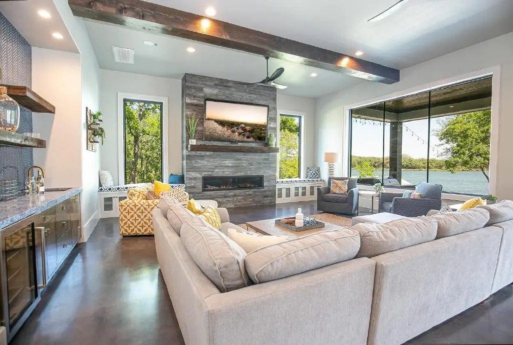 Wake and Roll Plus - The Ultimate Luxury Lake LBJ Escape