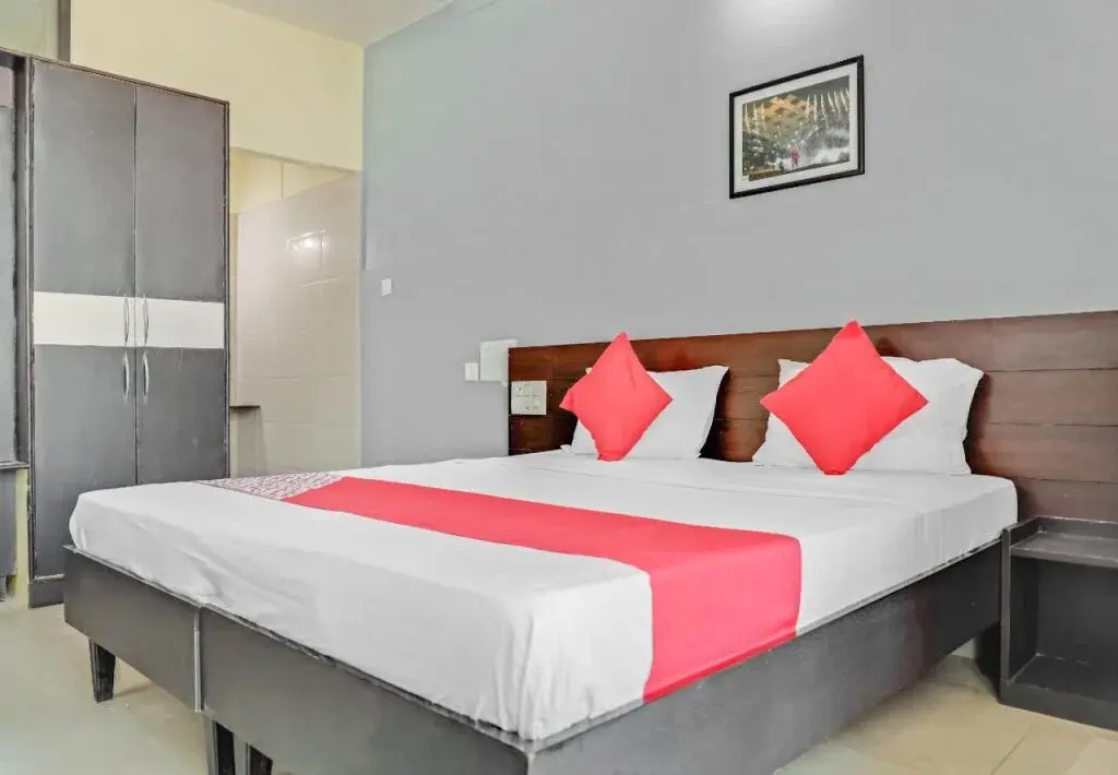 Shanthi Royal by OYO Rooms