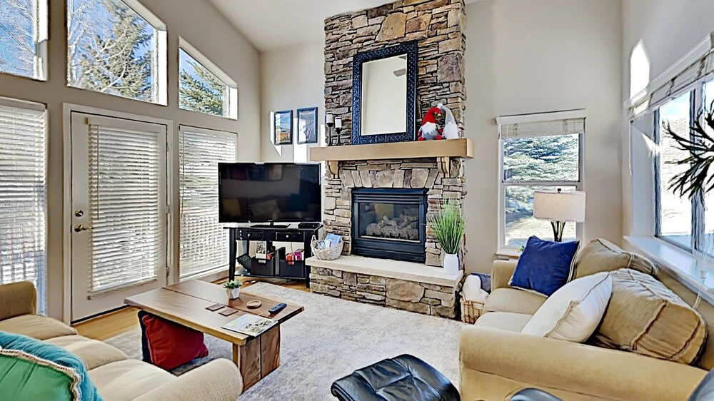 33 Corinthian Circle 4 Bedroom Home by Redawning