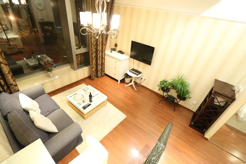 Warm Journey Apartment