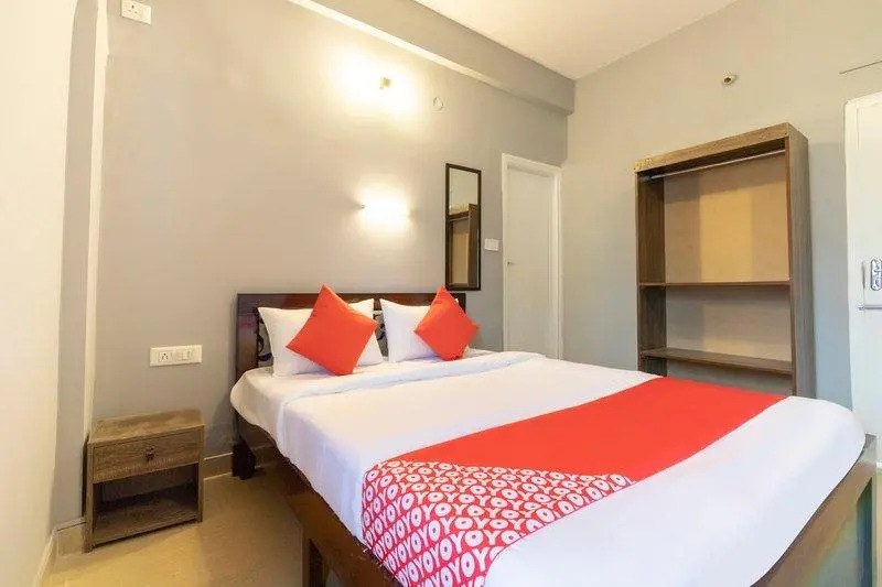 OYO 49228 Gold Inn Grey