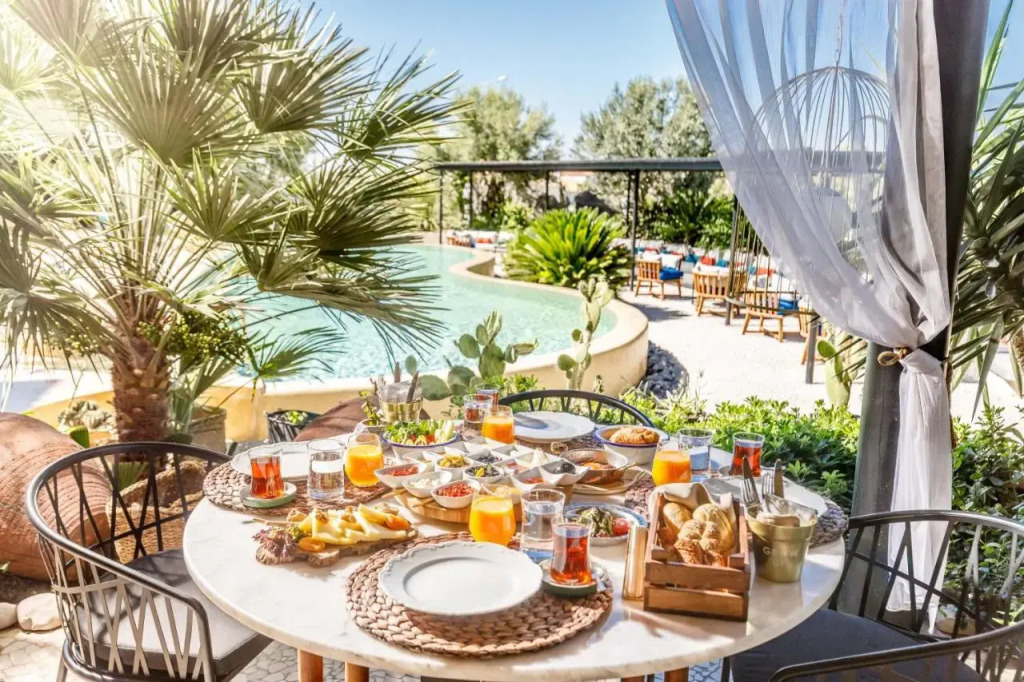 Alacatı Port Ladera Hotel