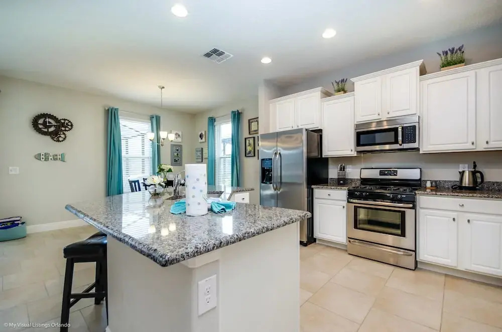 H5294 Ultimate 6 Bedroom 5 Bathroom Home With Pool