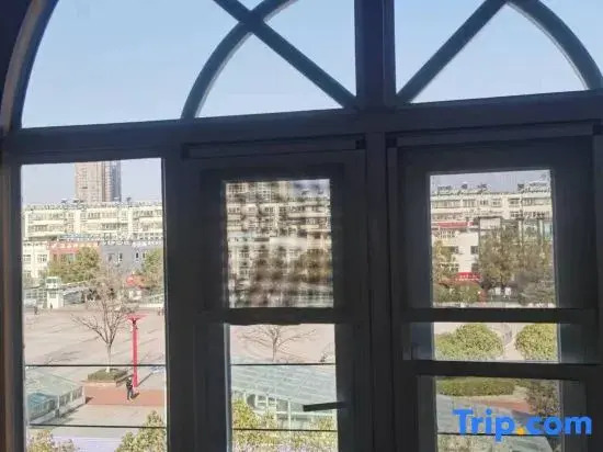 Yulian Tree Smart Hotel (Xinyang Railway Station Branch)