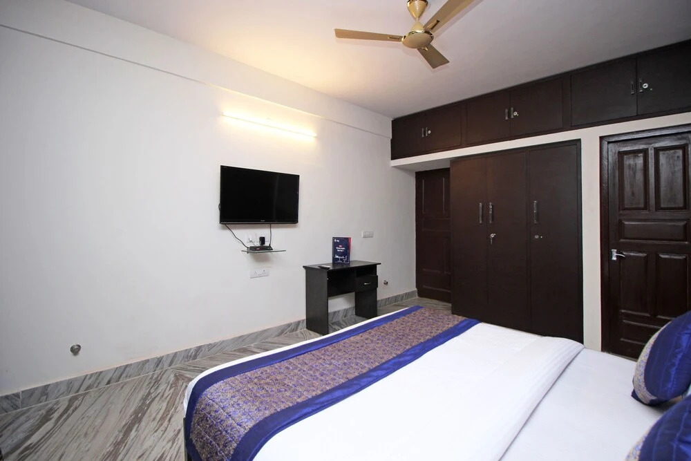 OYO 8914 Hotel Ambrosia