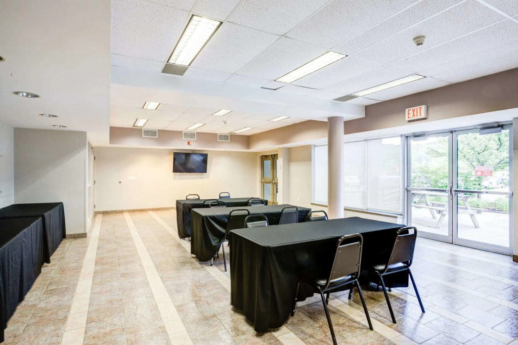 Residence & Conference Centre - Niagara-on-the-Lake