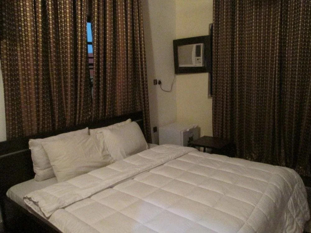Habbot Hotels