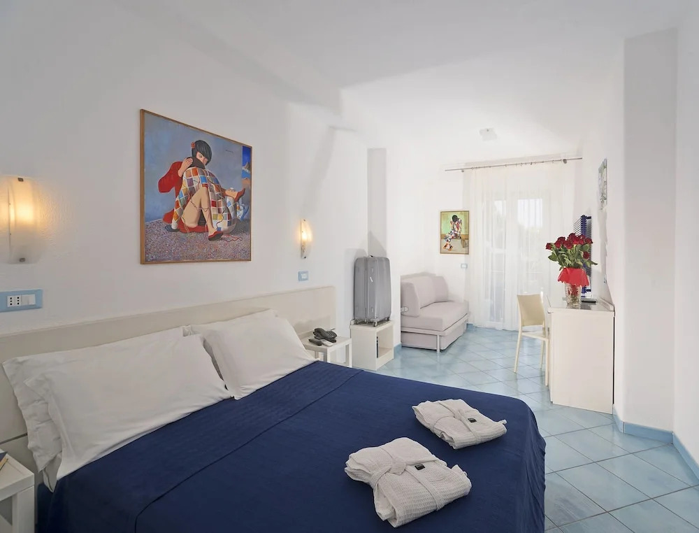 "room in B&B - Ischia-forio With a Breathtaking View, Above the Poseidon Gardens, 3 People"