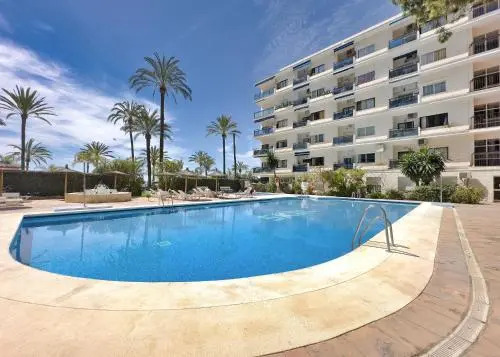 Lovely 1 Bed Apartment with Wi-Fi + Sea Views in Skol Marbella