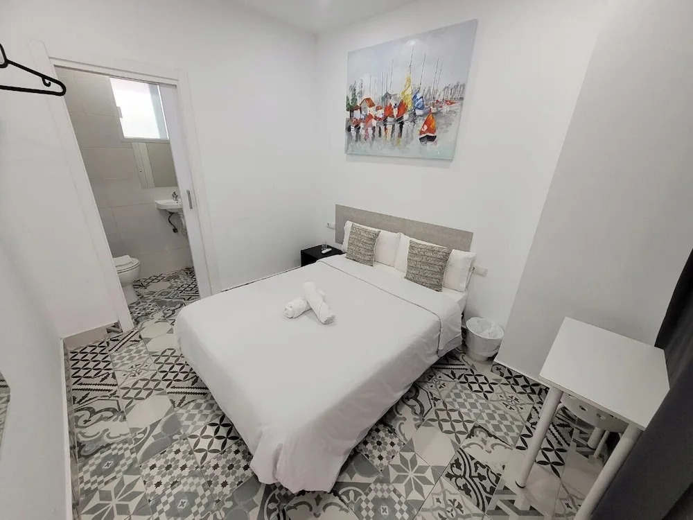 AYZ Silvela - Auto check-in property