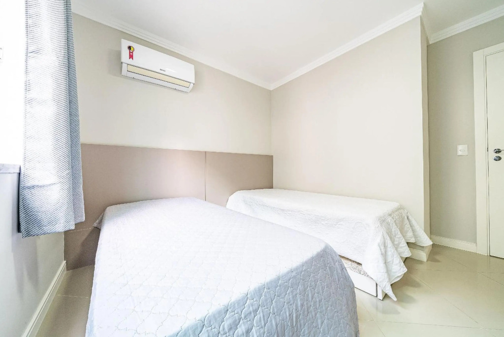 248 - Apartamento 03 quartos próximo a praia econômico em Bombinhas - SC