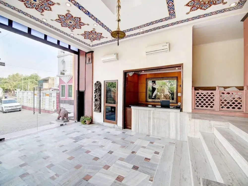 The Taj Residency by OYO Rooms