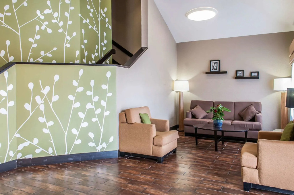 Отель Garner Albuquerque Airport by IHG