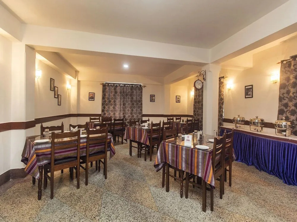 OYO 14894 Hotel Denzong Delight