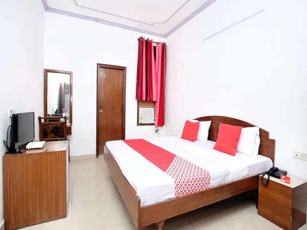 City Hotel