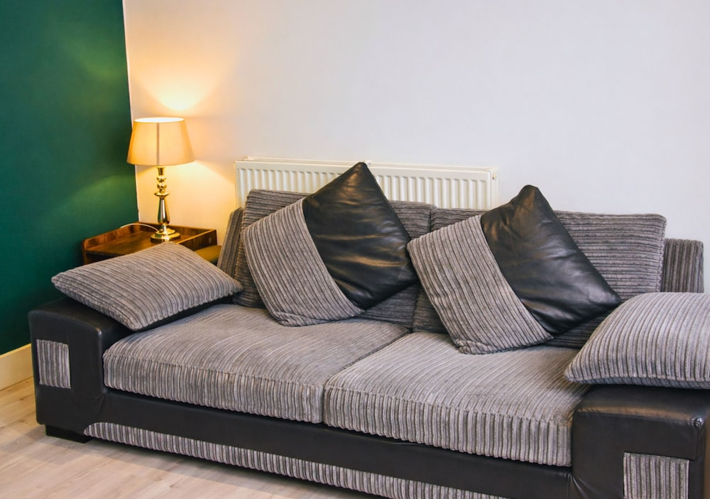Pitchside Quarters sleeps 7