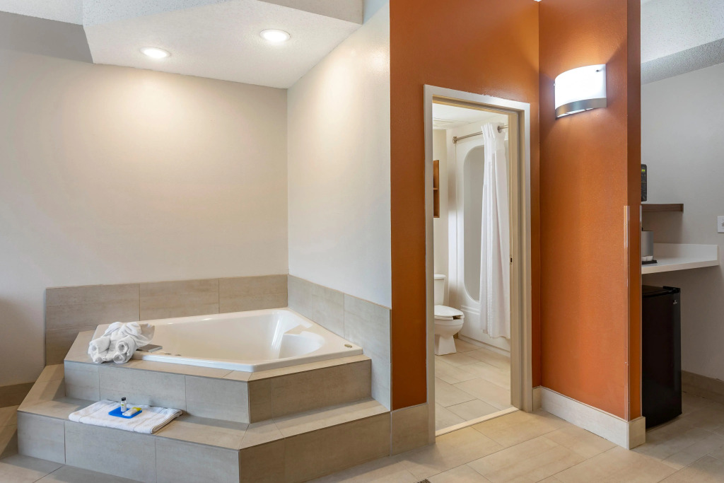 Holiday Inn Express Branson- Green Mountain Drive by IHG