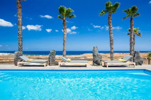 Villa Palacio and Yurt - 2 Pools - Hot Tub - Fantastic Sea Views