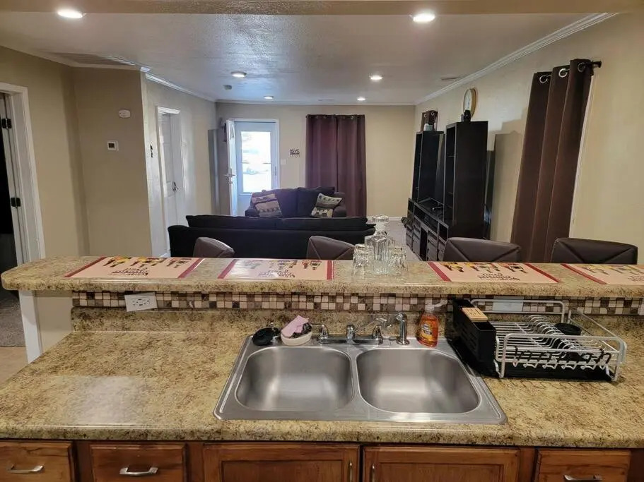 City Cottage 2BR/1BA Near Downtown