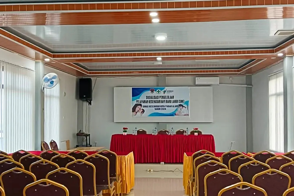 RedDoorz Plus at New Favour Hotel Gunung Dempo