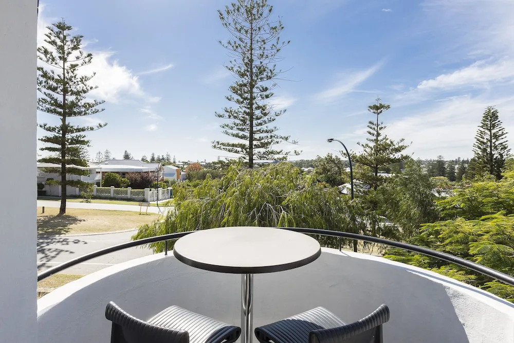 Cottesloe Beach Deluxe Apartment